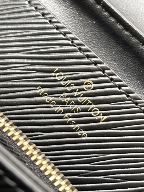 cm TWIST-23.5*12*7 VUITTON LOUIS 0407